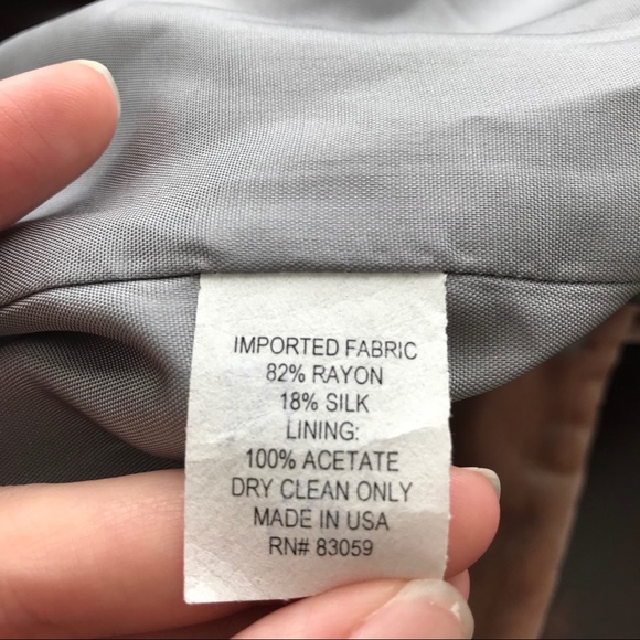 •Fashionista• Champagne Velvet Blazer - Picture 8 of 8